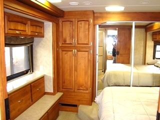 2008 MONACO KNIGHT MOTORHOME MODEL 38PDQ PARTING OUT 