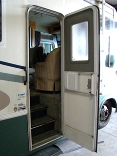 DAMON CORP RV | MOTORHOME PARTS DEALER. 2000 DAMON CHALLENGER - PARTING OUT
